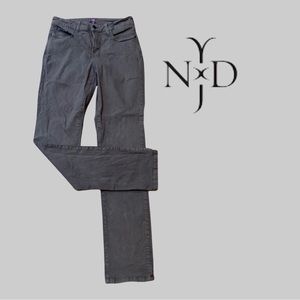 In Excellent Condition⭐️ Charcoal Gray NYDJ Slim Fit Jeans..Size 4